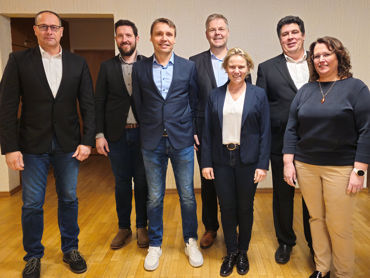 Die Kreistagskandidaten (vlnr.) Achim Schell, Mathias Ptz, Udo Back, Dr. Clemens Kriesel, Christiane Staab, Michael Eck, Sissy Hgele | Foto: Carsten Kamuf